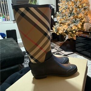 Burberry House Check Belt Rainboots